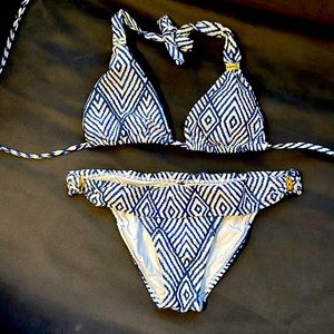 Xia bikini with golden details